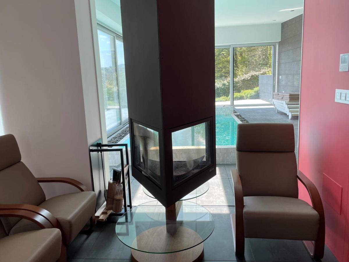 Tres Prismas Exclusive Villa ซาร์เรีย ภายนอก รูปภาพ