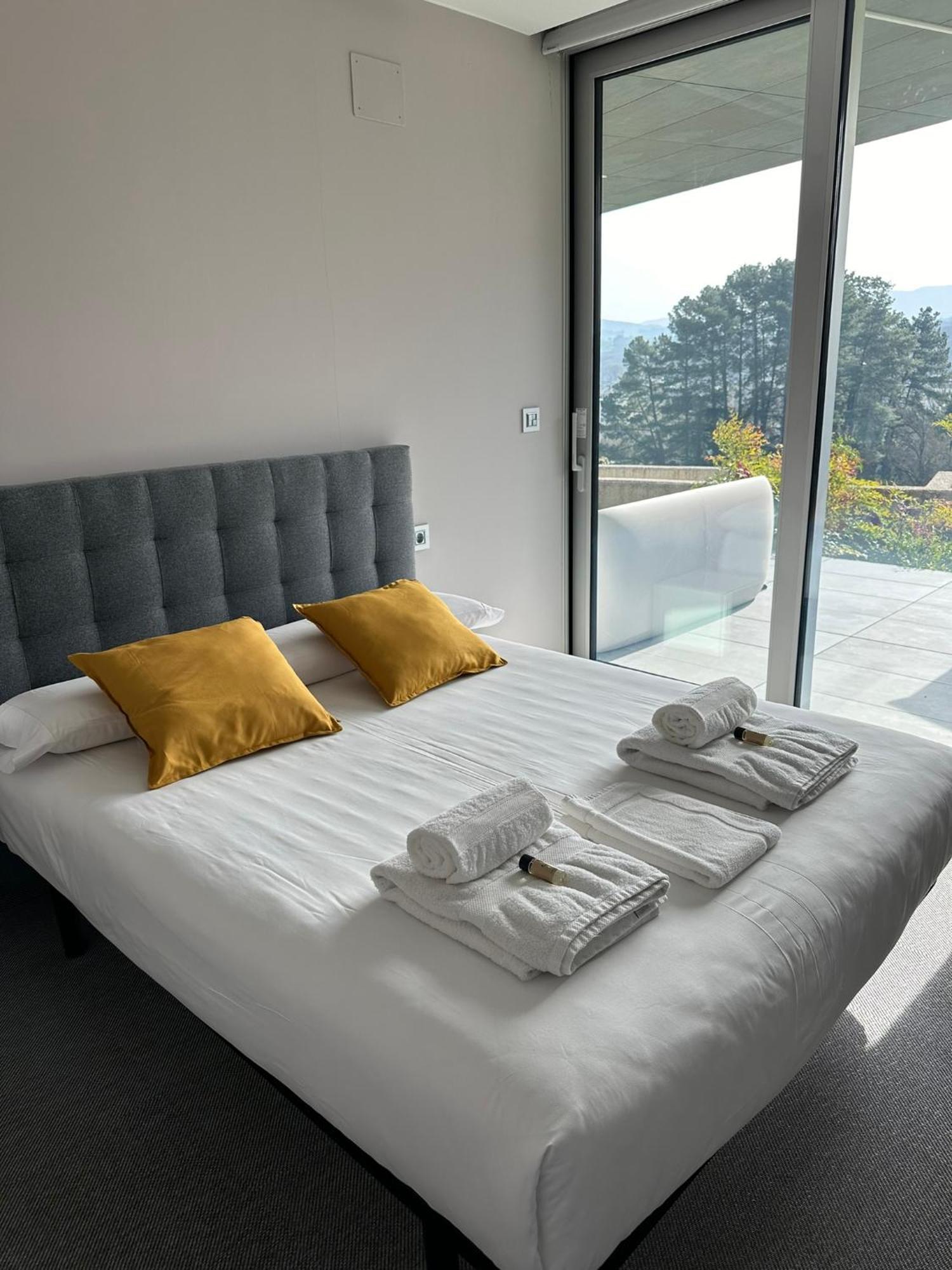 Tres Prismas Exclusive Villa ซาร์เรีย ภายนอก รูปภาพ