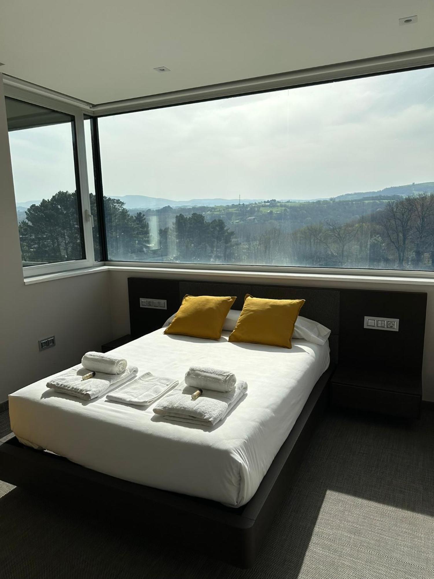 Tres Prismas Exclusive Villa ซาร์เรีย ภายนอก รูปภาพ