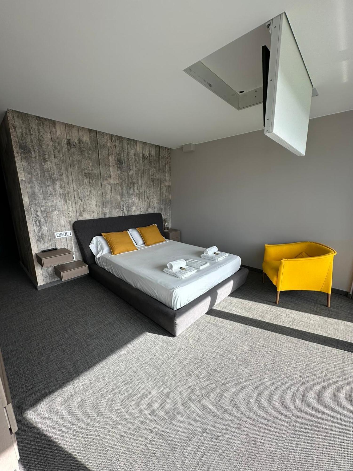 Tres Prismas Exclusive Villa ซาร์เรีย ภายนอก รูปภาพ